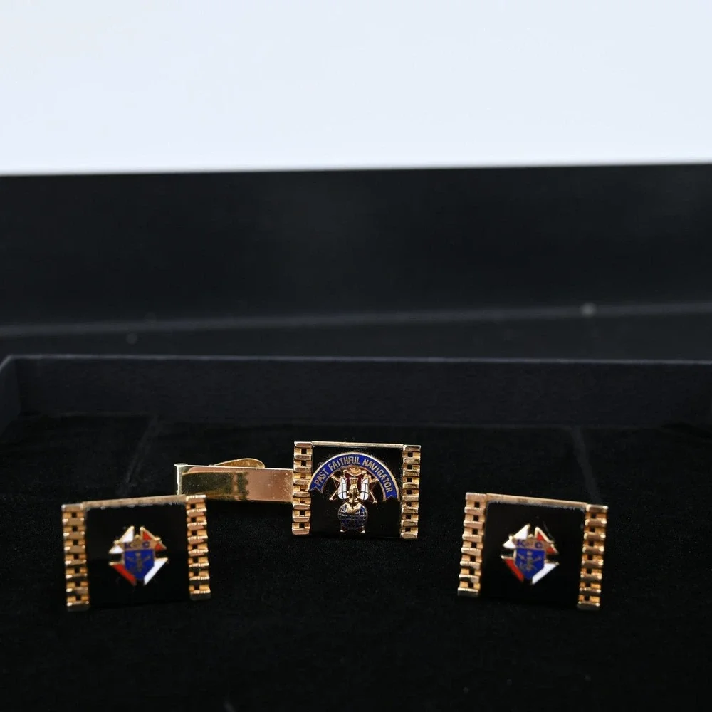 Vintage Knights of Columbus Past Faithful Navigator Cufflinks Tie Bar Set Gold